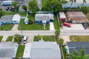 10562 Lake Dr, Seminole, FL 33772 - Photo 28