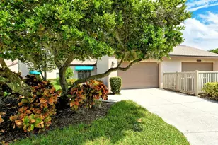 6041 Clubside Dr, Sarasota, FL 34243 - Photo 2