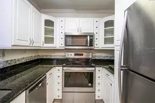 3225 Ramblewood Dr, Sarasota, FL 34237 - Photo 6