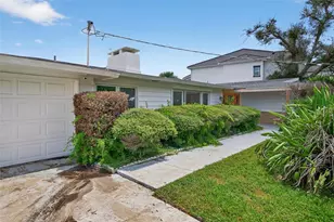 377 S Shore Dr, Sarasota, FL 34234 - Photo 8