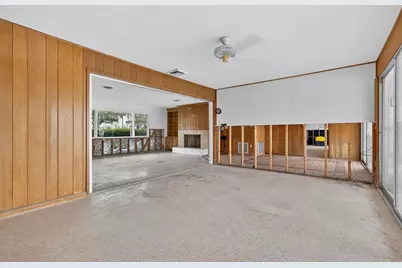 377 S Shore Drive, Sarasota, FL 34234 - Photo 6