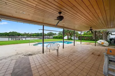 377 S Shore Drive, Sarasota, FL 34234 - Photo 8