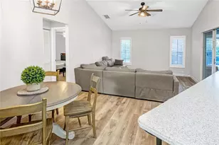 5495 Cynthia Ln, Sarasota, FL 34235 - Photo 6