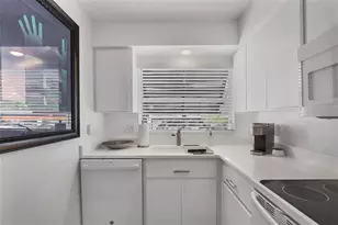 4660 Ocean Blvd, Sarasota, FL 34242 - Photo 14