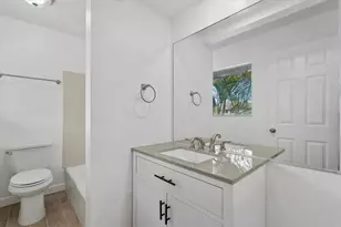 1125 Longfellow Way, Sarasota, FL 34243 - Photo 20