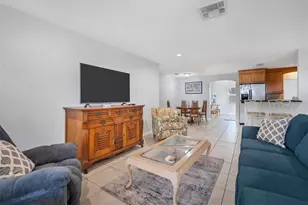 5738 Antilles Dr, Sarasota, FL 34231 - Photo 6