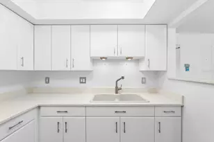 1520 Pelican Point Dr, Sarasota, FL 34231 - Photo 16