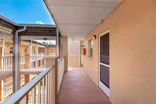 1330 Glen Oaks Dr E, Sarasota, FL 34232 - Photo 4