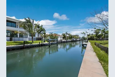 570 De Narvaez Drive, Longboat Key, FL 34228 - Photo 8