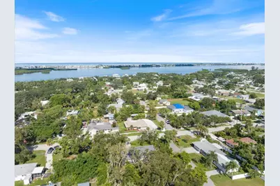 8915 Vamo Road, Sarasota, FL 34231 - Photo 4
