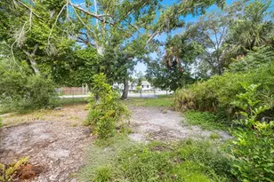 8915 Vamo Rd, Sarasota, FL 34231 - Photo 54