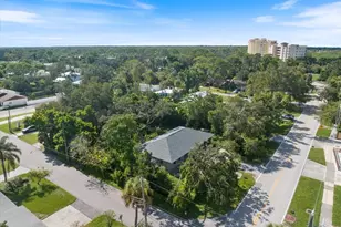 8915 Vamo Rd, Sarasota, FL 34231 - Photo 14