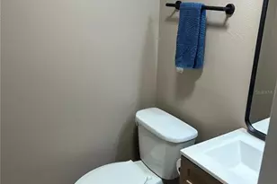 1001 Benjamin Franklin Dr, Sarasota, FL 34236 - Photo 8