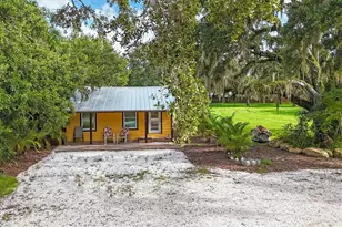 3401 51st St, Sarasota, FL 34235 - Photo 6