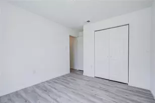 3540 65th Ave Cir E, Sarasota, FL 34243 - Photo 12