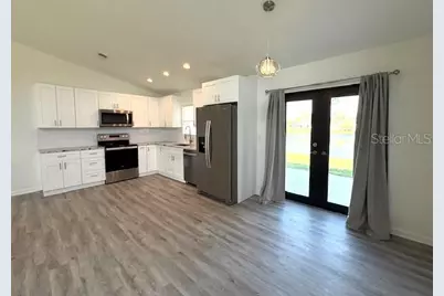 3540 65th Avenue Circle E, Sarasota, FL 34243 - Photo 4