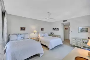 6140 Midnight Pass Rd, Sarasota, FL 34242 - Photo 32
