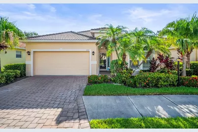 7727 33rd Street E, Sarasota, FL 34243 - Photo 2