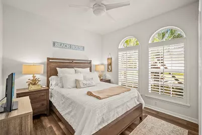 7727 33rd Street E, Sarasota, FL 34243 - Photo 4