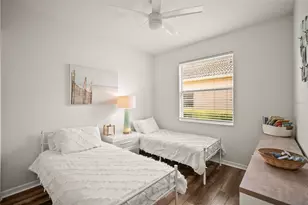 7727 33rd St E, Sarasota, FL 34243 - Photo 6