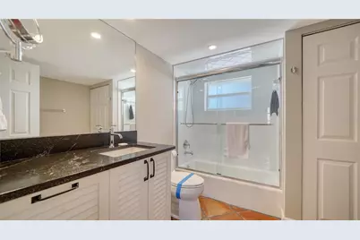 800 Benjamin Franklin Drive #406, Sarasota, FL 34236 - Photo 20