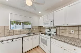 4001 Beneva Rd, Sarasota, FL 34233 - Photo 14