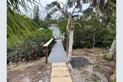300 Garden Lane, Sarasota, FL 34242 - Photo 14