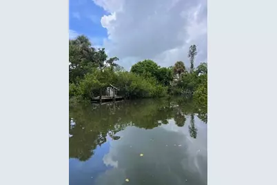 300 Garden Lane, Sarasota, FL 34242 - Photo 16