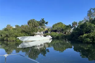300 Garden Ln, Sarasota, FL 34242 - Photo 12