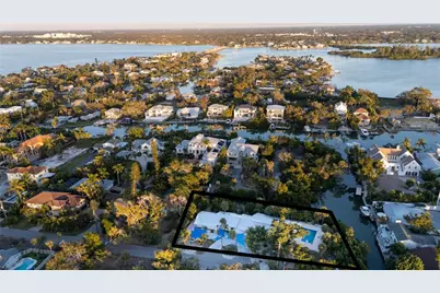 300 Garden Lane, Sarasota, FL 34242 - Photo 24