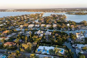 300 Garden Ln, Sarasota, FL 34242 - Photo 24