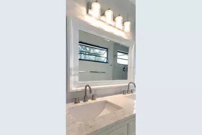 300 Garden Lane, Sarasota, FL 34242 - Photo 22