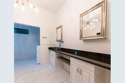 300 Garden Lane, Sarasota, FL 34242 - Photo 12