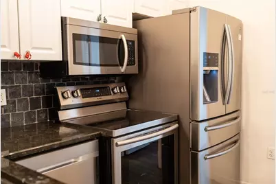 300 Garden Lane, Sarasota, FL 34242 - Photo 12