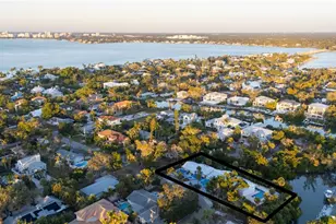 300 Garden Ln, Sarasota, FL 34242 - Photo 26