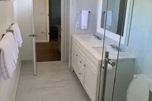 300 Garden Ln, Sarasota, FL 34242 - Photo 44