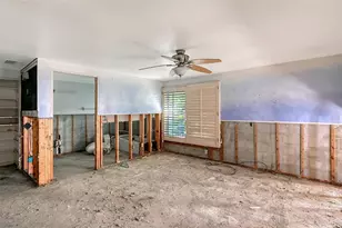 2 Island Cir, Sarasota, FL 34242 - Photo 14