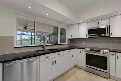 5217 Canterbury Drive, Sarasota, FL 34243 - Photo 16