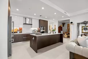 301 Quay Commons, Sarasota, FL 34236 - Photo 8