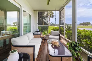 6939 W Country Club Dr N, Sarasota, FL 34243 - Photo 8