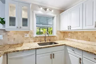 2207 Clematis St, Sarasota, FL 34239 - Photo 12