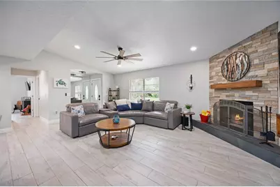 1417 70th Street Court E, Bradenton, FL 34208 - Photo 8