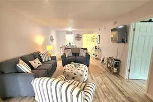 3576 Lake Bayshore Dr, Bradenton, FL 34205 - Photo 12