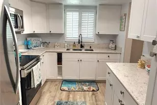 3576 Lake Bayshore Dr, Bradenton, FL 34205 - Photo 10