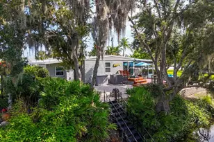 75 King Arthur Dr, Nokomis, FL 34275 - Photo 4