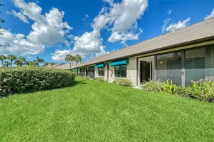 5956 Clubside Dr, Sarasota, FL 34243 - Photo 14