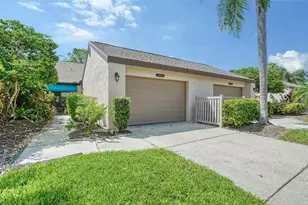 5956 Clubside Dr, Sarasota, FL 34243 - Photo 2
