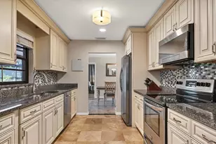 4536 Robin Hood Trail W, Sarasota, FL 34232 - Photo 10