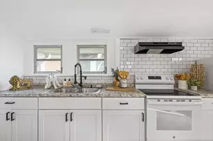 64 Braden Castle Dr, Bradenton, FL 34208 - Photo 8