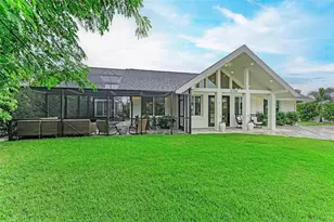 2156 Orchid St, Sarasota, FL 34239 - Photo 2